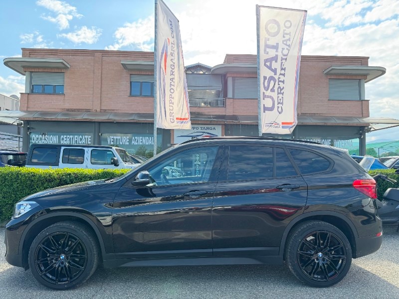 BMW X1            (F48)
